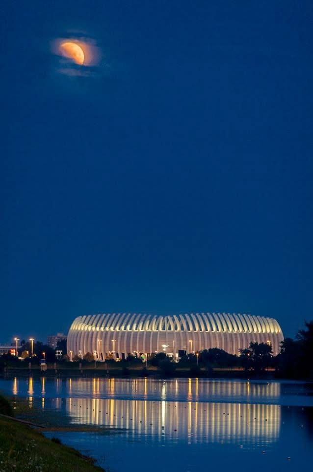 Arena Zagreb noću